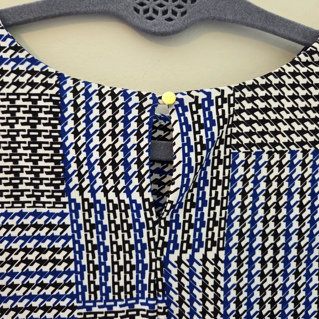 Calvin Klein Blue, Black, and White Sleeveless Blouse NWT - Image 5