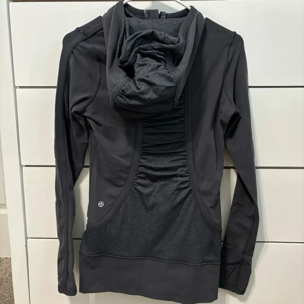 Lululemon Pure Balance Jacket Grey - Image 3