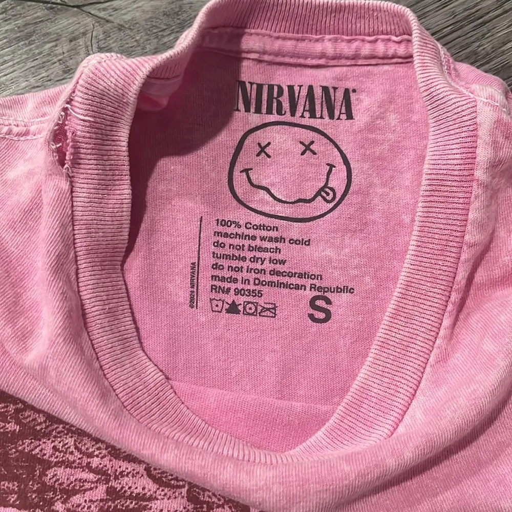 NIRVANA vintage graphic music tee In Utero Size small - Image 4