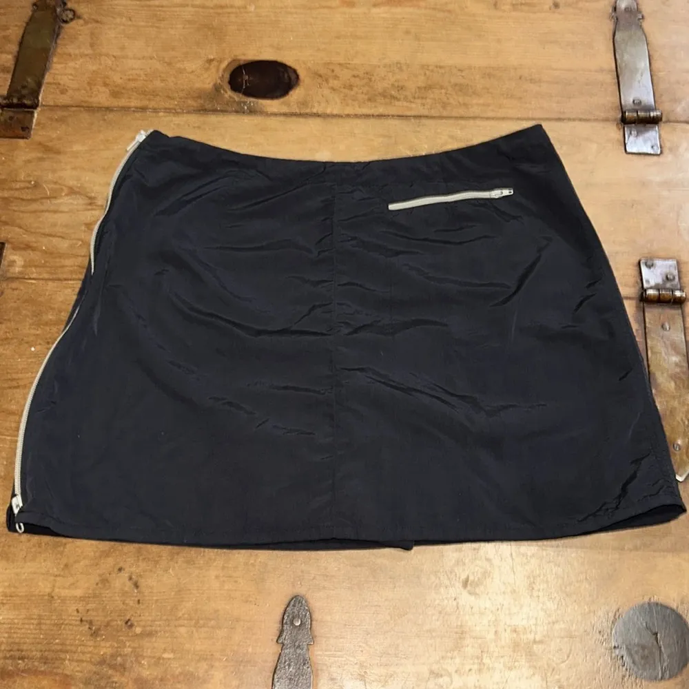 Banana Republic Black Nylon Skort Size 8 - Image 6