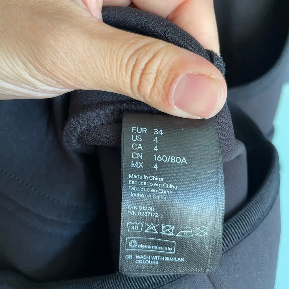 x H&M Black Neoprene Mini Dress w/ Logo Waistband Sz 4 EUC - Image 7