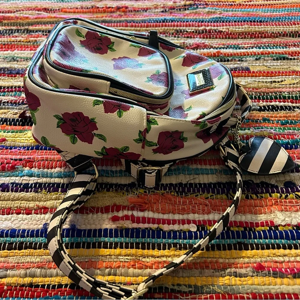Betsey Johnson‎ Floral Rose Vegan Leather Mini Backpack Flowers Bag White Pink - Image 5