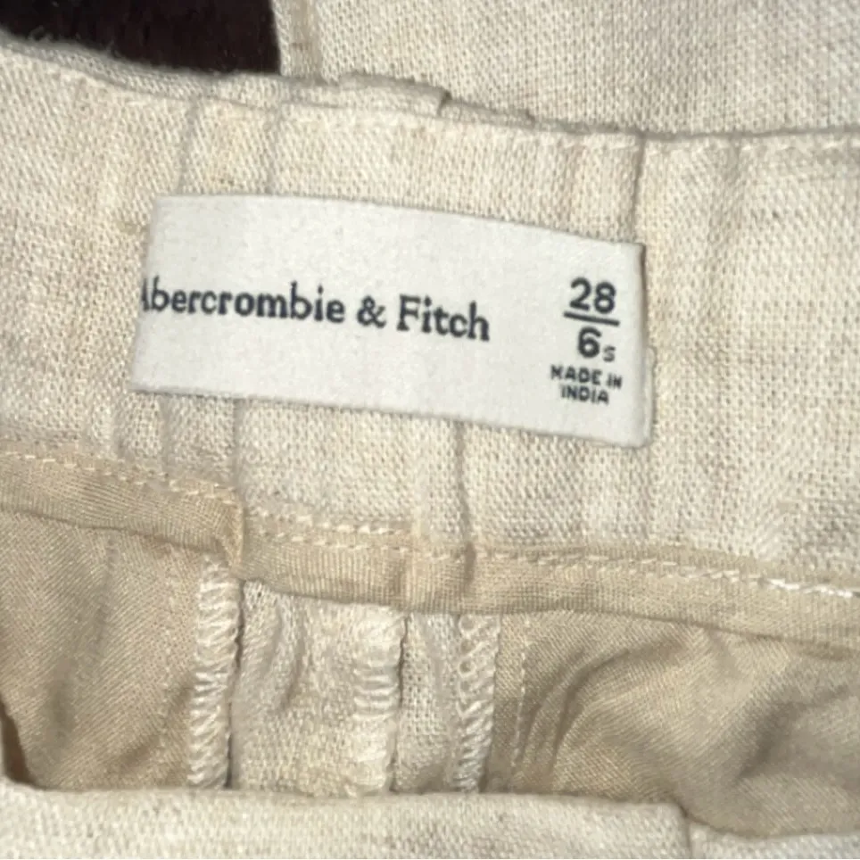 Abercrombie & Fitch Wide Leg Pleated Ivory Colored Linen Trouser Pants SIZE 28/6 - Image 10