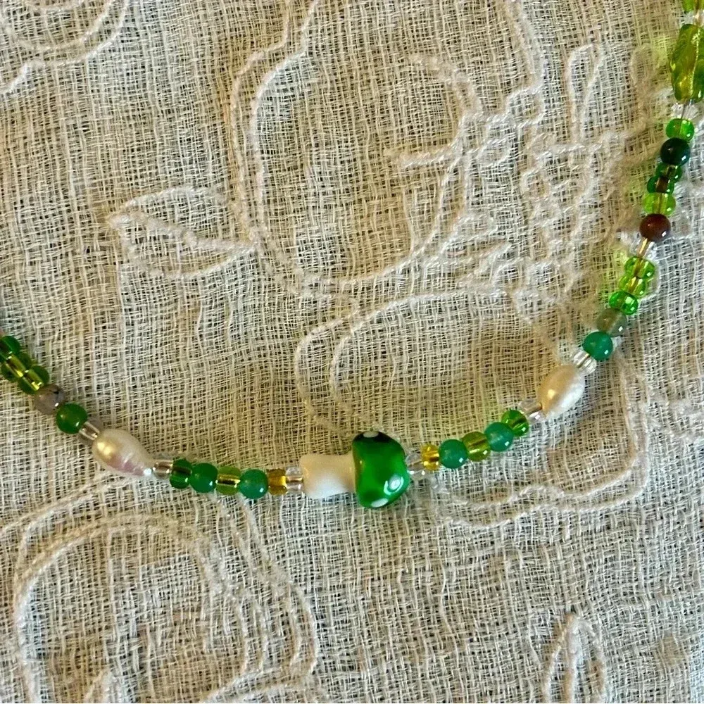 🍄 Handmade green mushroom seed bead choker necklace w/ pearls +green aventurine - Image 5