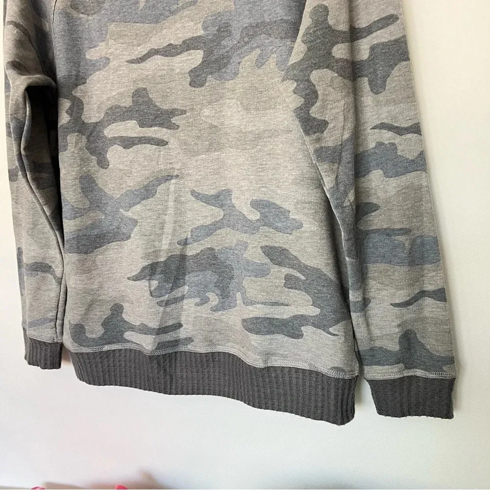 Knox Rose Sweatshirt Gray Camo Print Size Medium Long Sleeve - Image 6