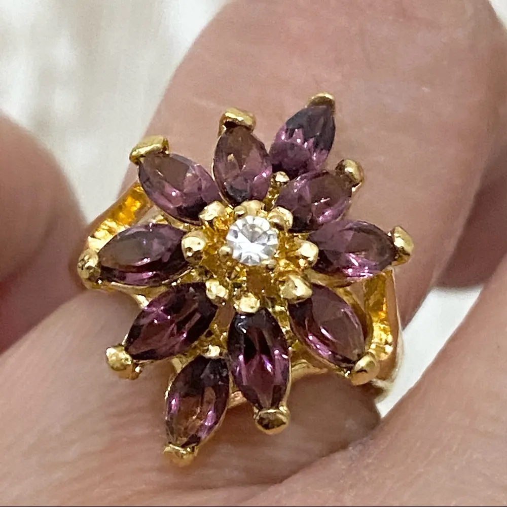 18K G.E. Amethyst Cocktail Cluster Ring Size 6 - Image 7
