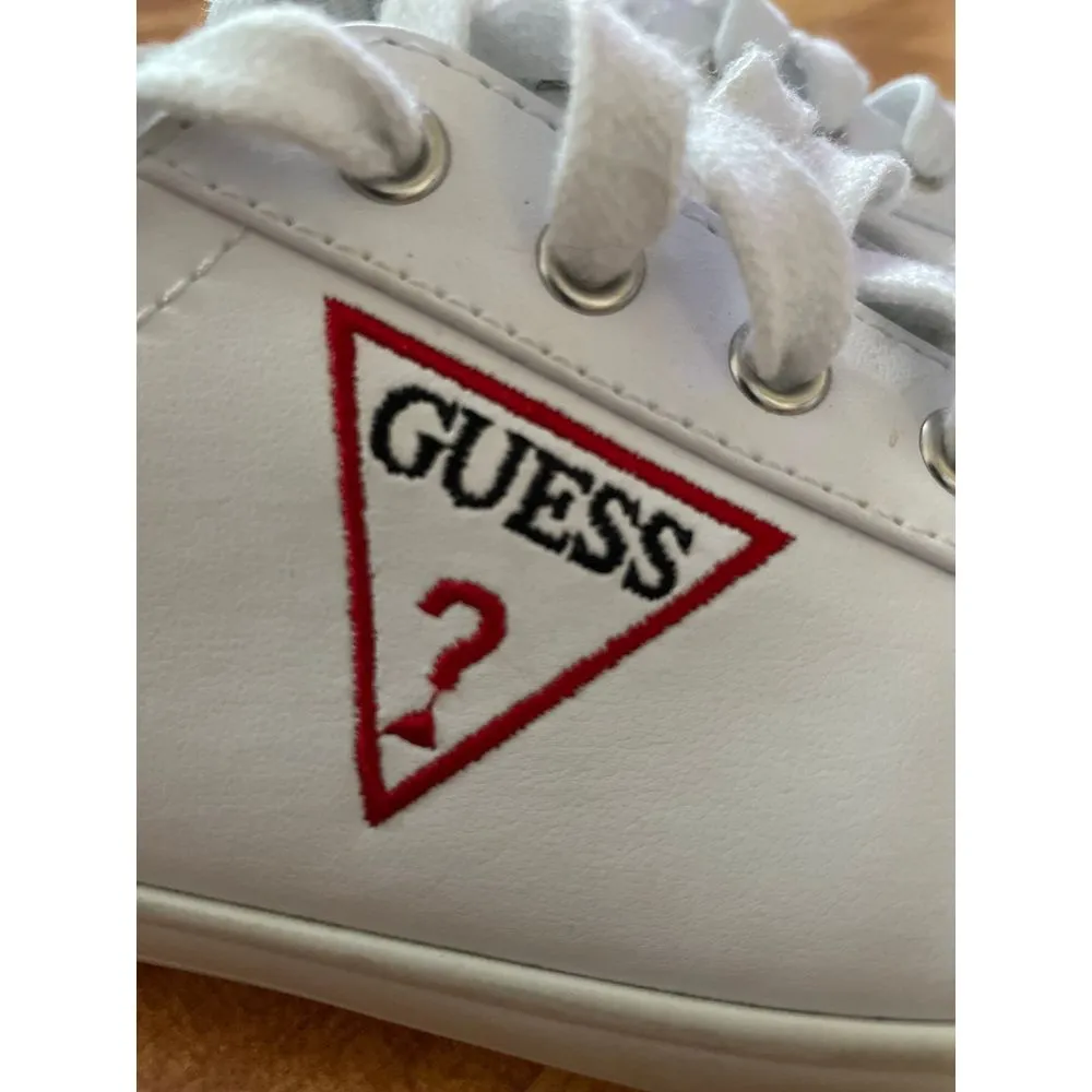Women GUESS Catching‎ White Red Triangle Fashion Sneakers Preowned in size 7 1/2 - Image 3