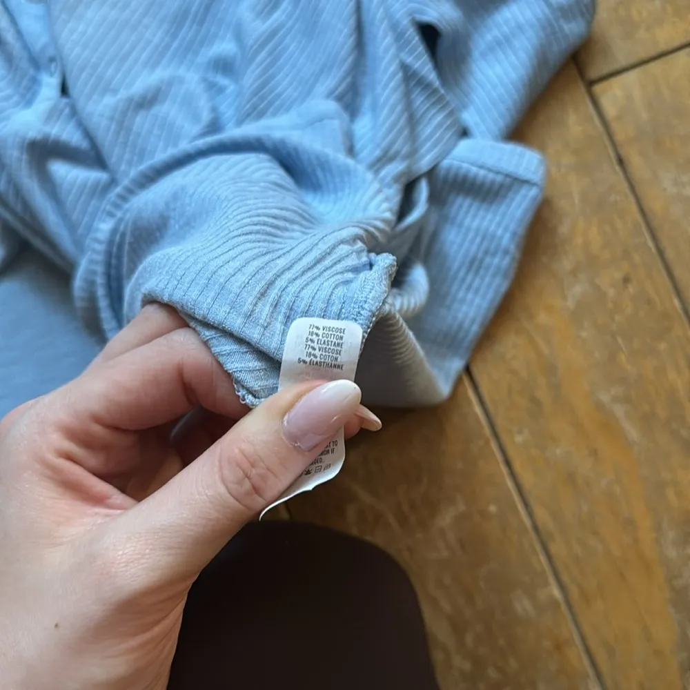 Aerie Baby Blue Henley Oversized Long Sleeve Tee Small - Image 5