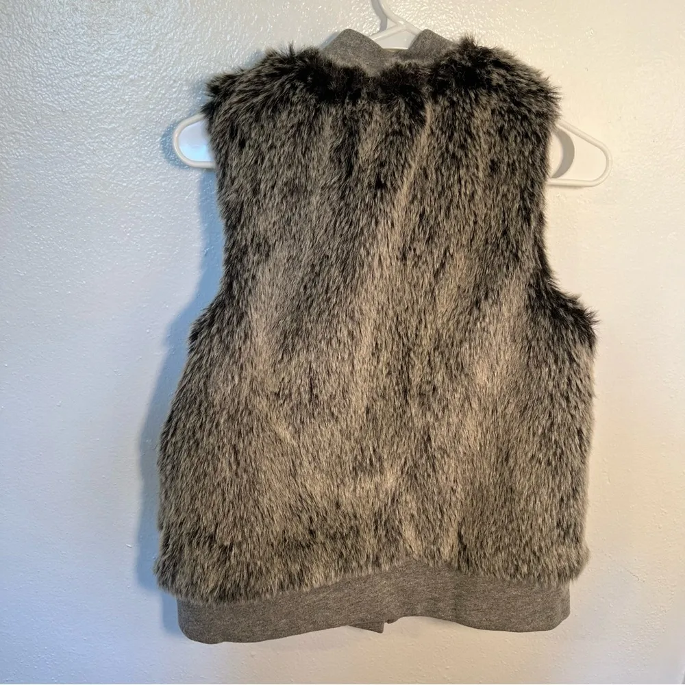 Three Dots  Faux Fur Vest Gray - Image 9