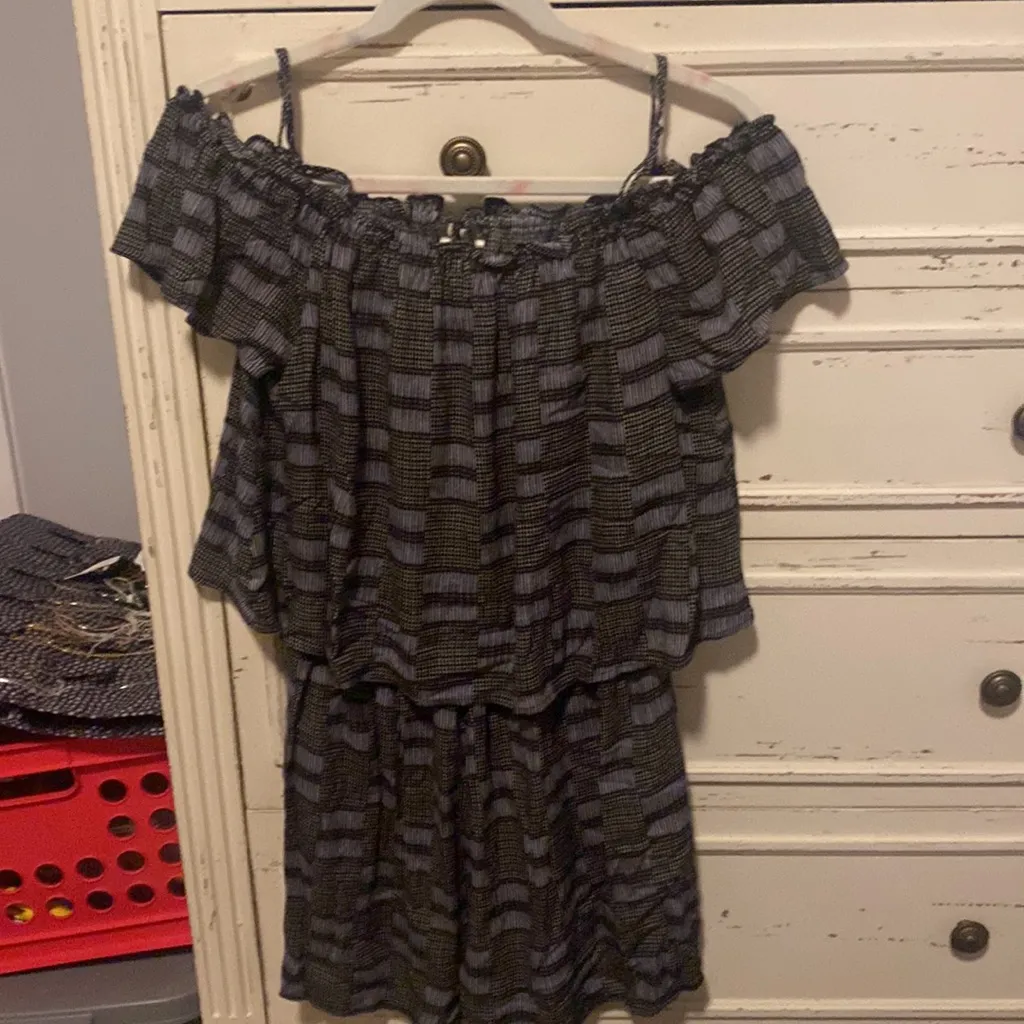 NWT Lush Off the Shoulder Romper Sz M - Image 4