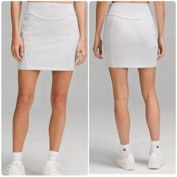 Lululemon Scuba HR Mini Skirt Size Small - Image 2