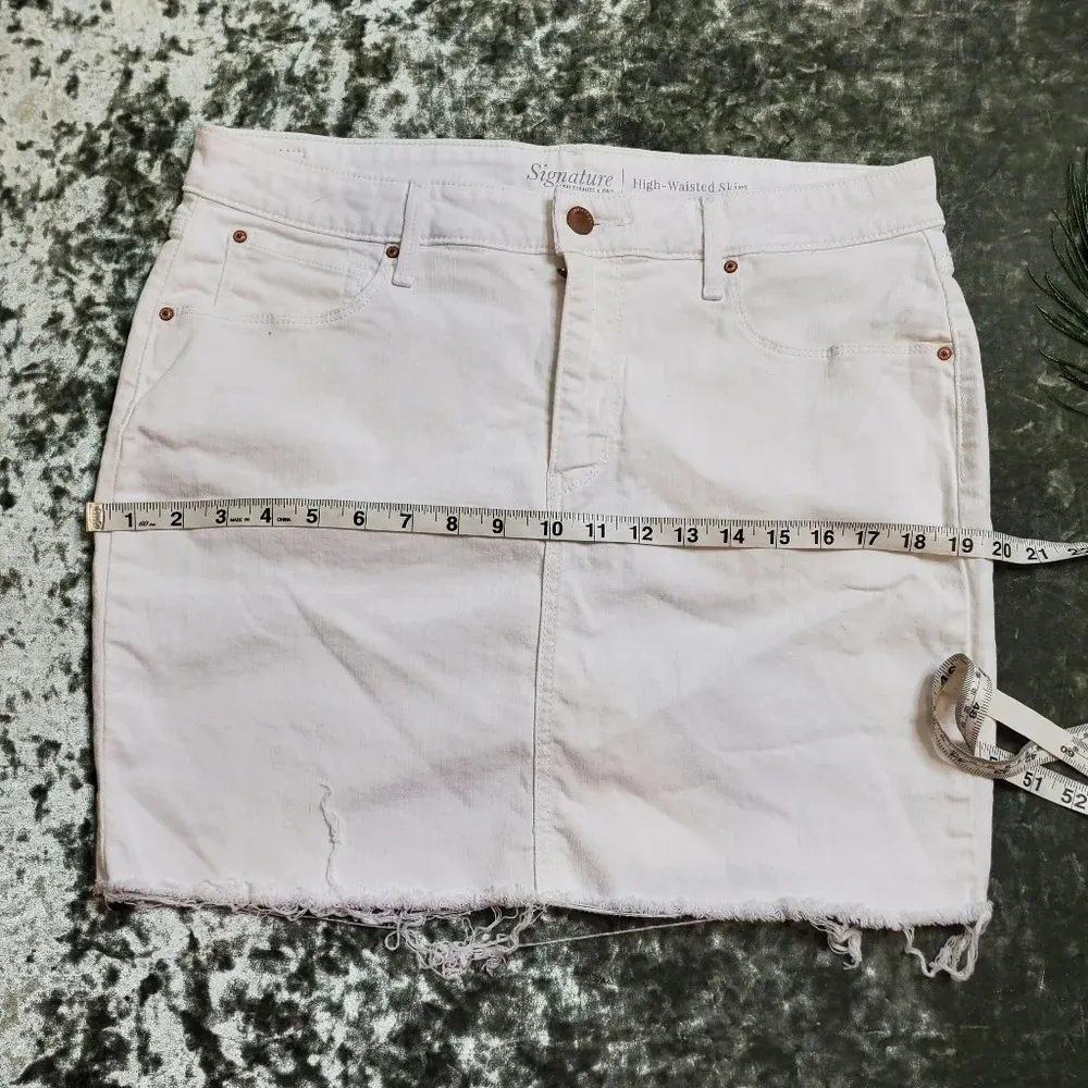 Levi's White Denim High Waisted Skirt - Image 9
