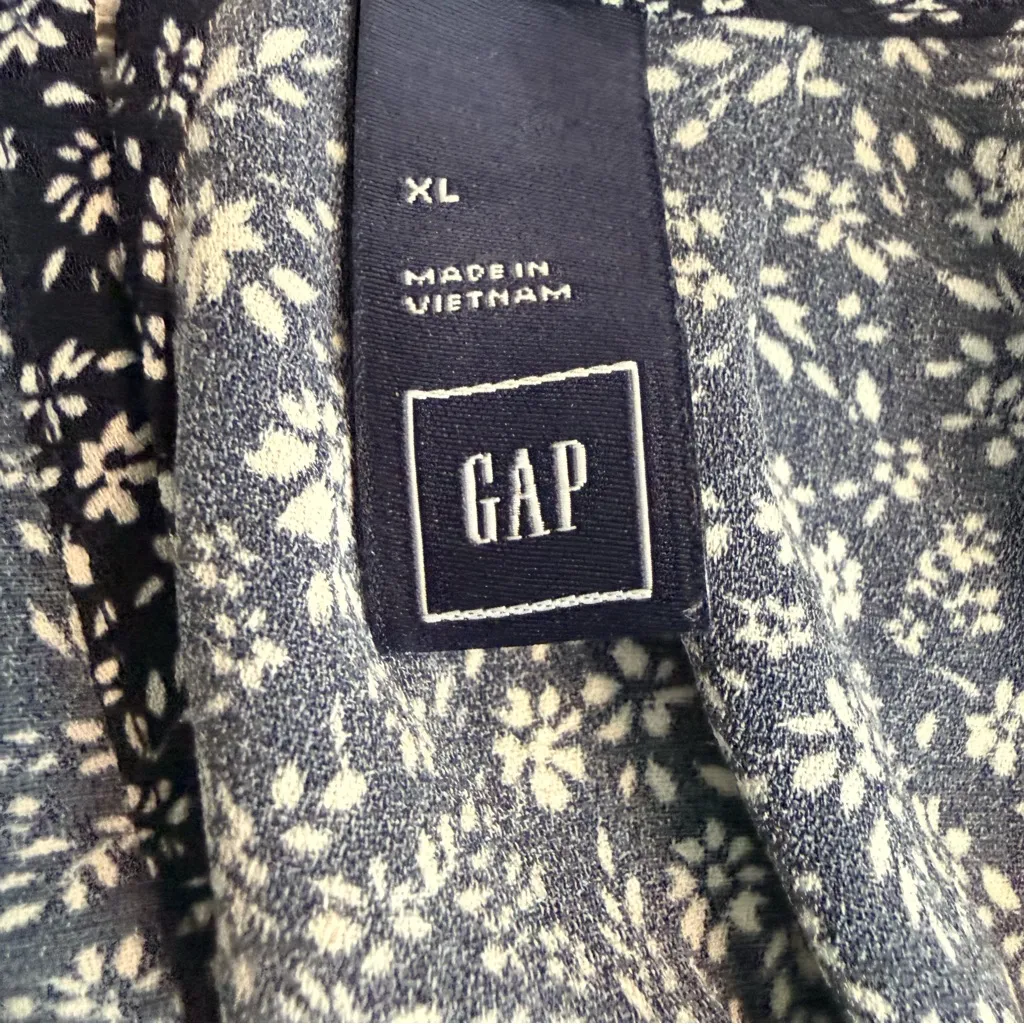 GAP Women’s Navy Floral Halter Romper with pockets size XL - Image 13
