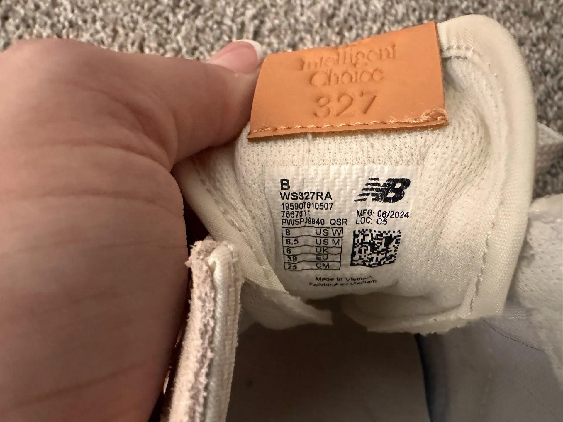 New Balance 327 Women’s Sneakers - Image 2