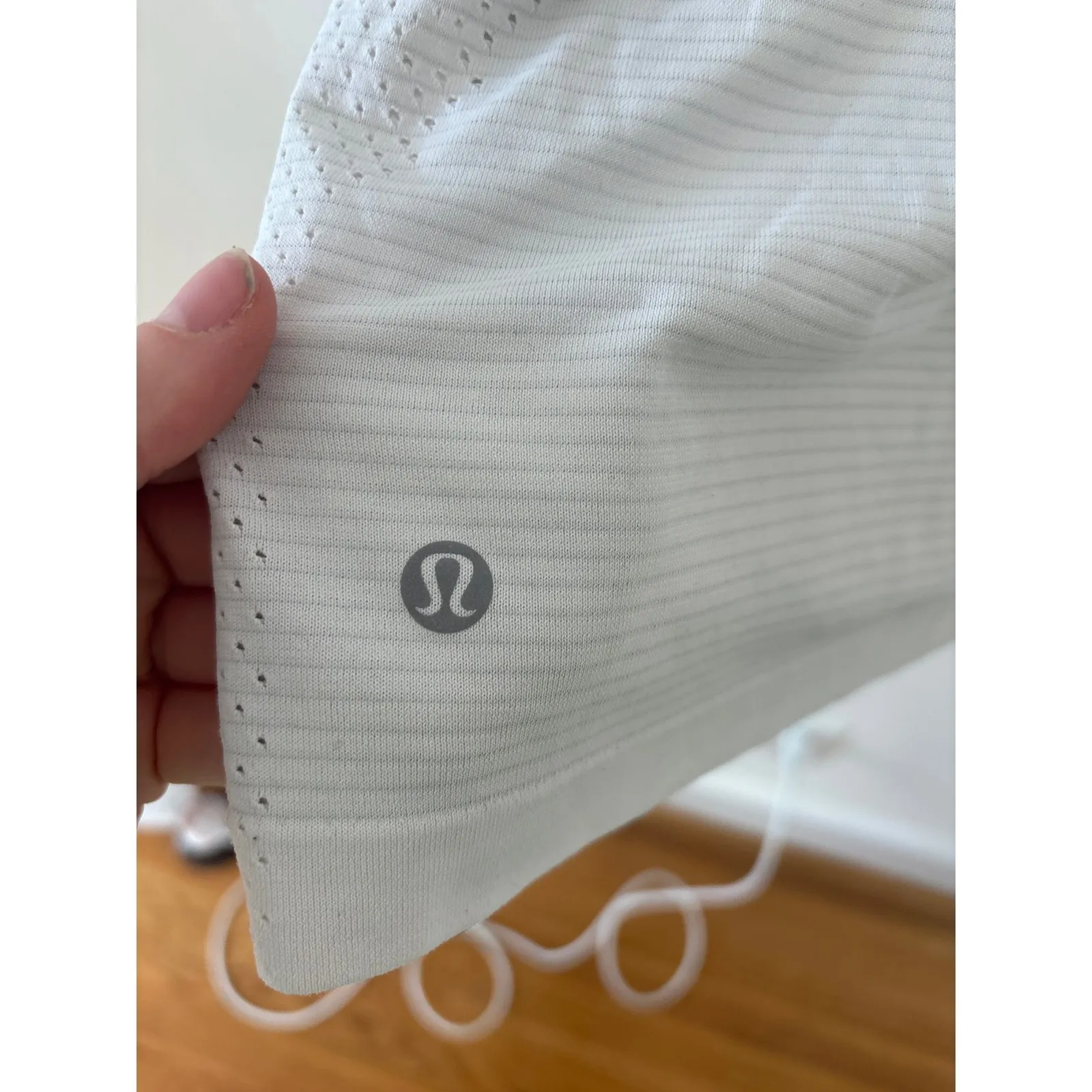 Lululemon‎ Breeze By Muscle Tank Size 6 - Image 4