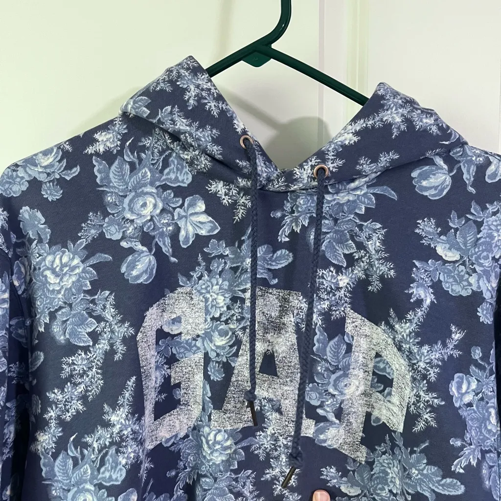 Gap × LoveShackFancy Floral Logo Hoodie- Unisex Medium - Image 4