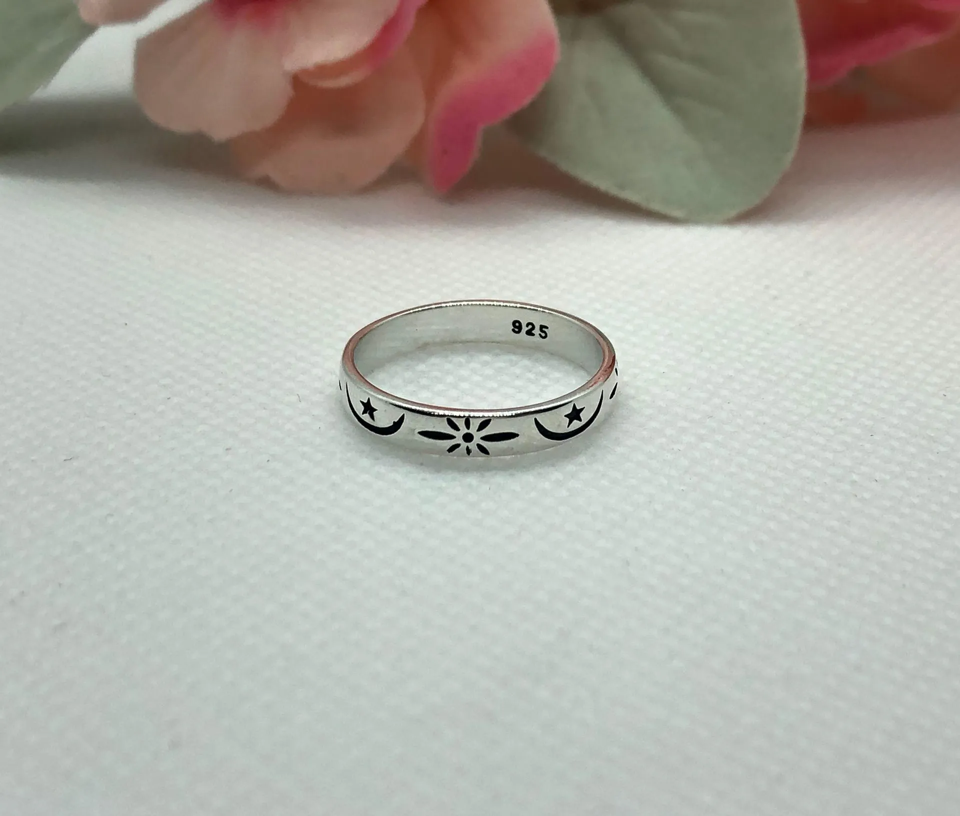 Light Up the Sky Ring Size 8 Silver - Image 9