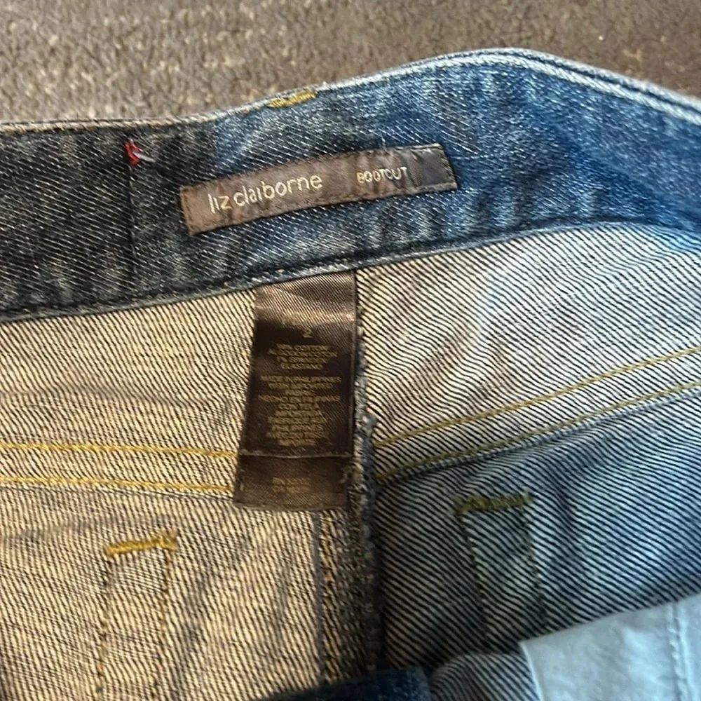 Liz Claiborne boot cut jeans. NWT. - Image 3
