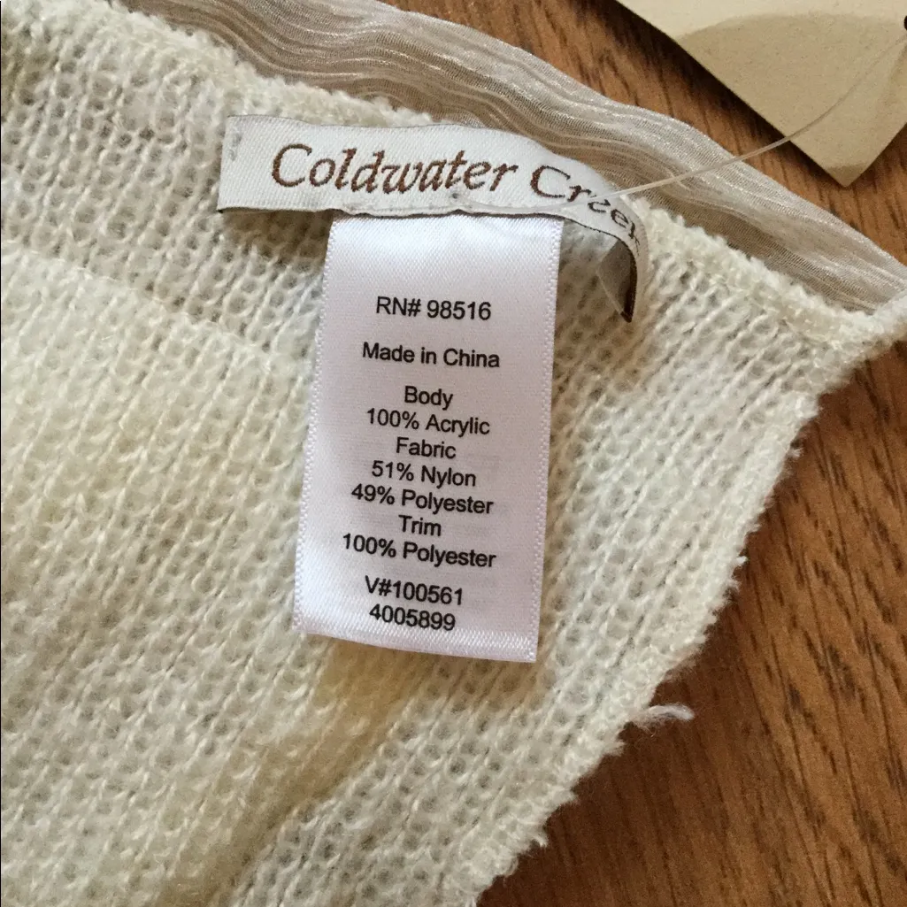 Coldwater Creek white and beige lace embroidered satin flowers knit scarf - Image 6