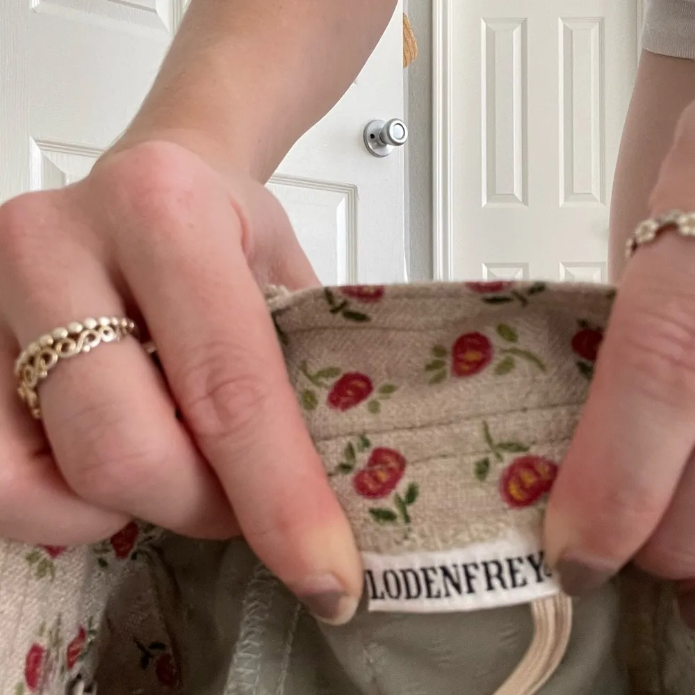 Vintage Londenfrey Floral Pleated Shorts Size 4 - Image 7