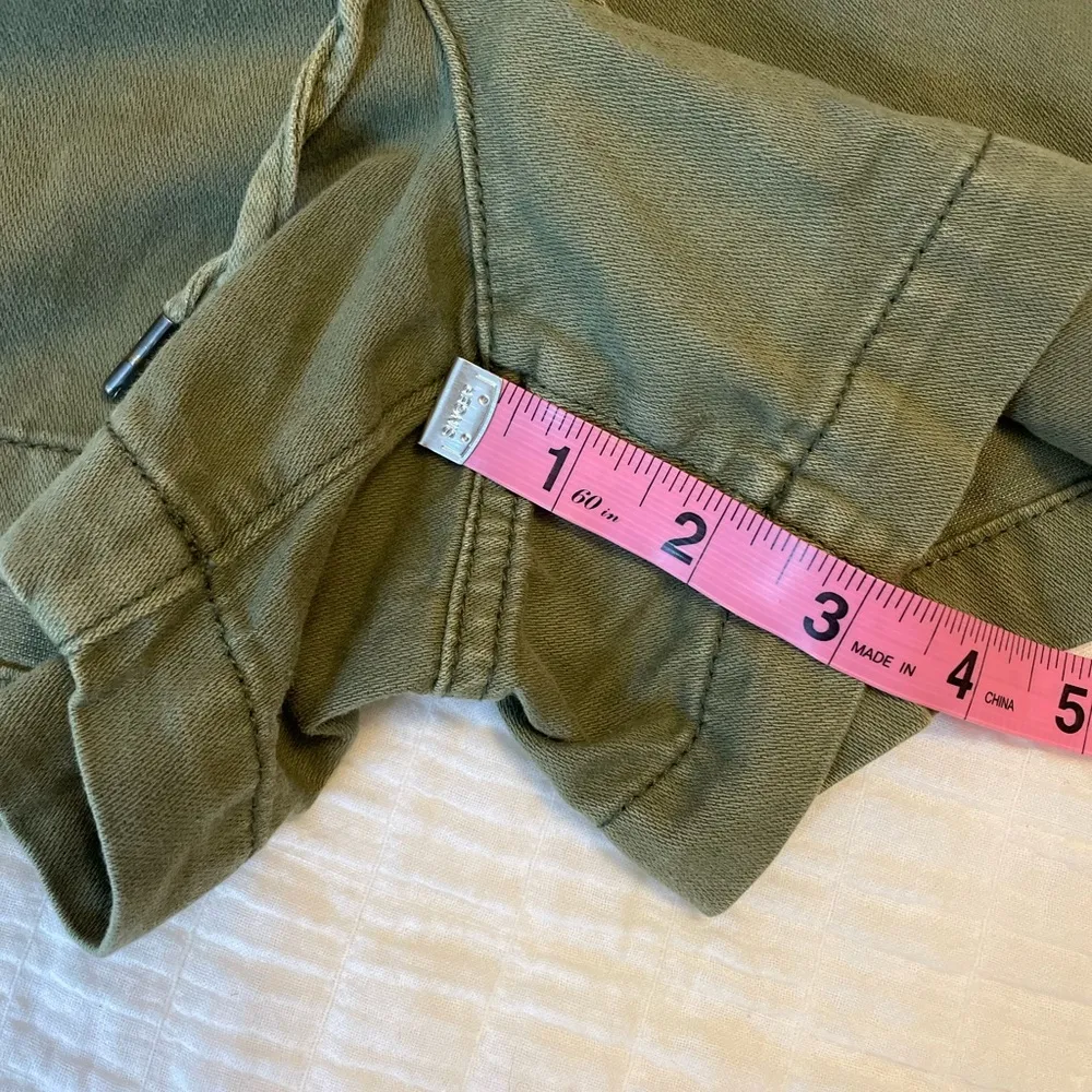 GAP High Rise Utility Style Pull On Tie Waist Cargo Shorts in Olive Green Size S - Image 6
