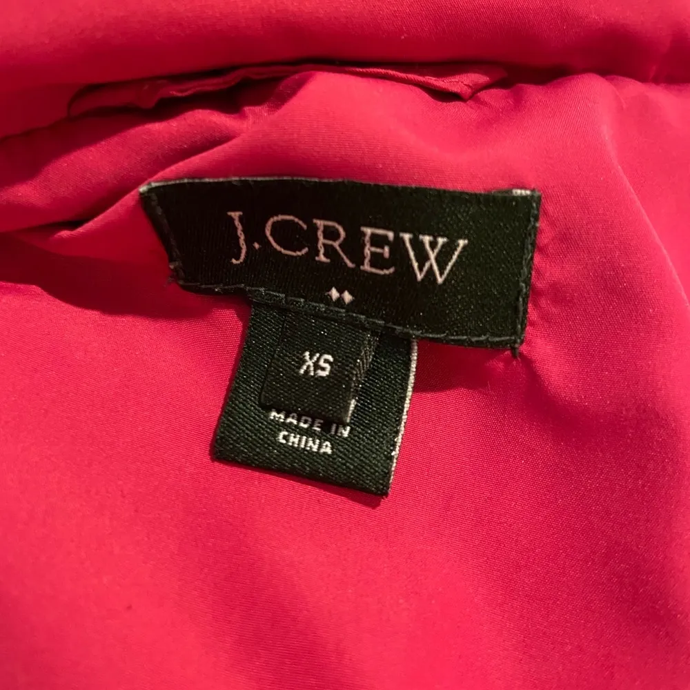 HP! J. Crew Factory fuchsia quilted XS vest - Image 4