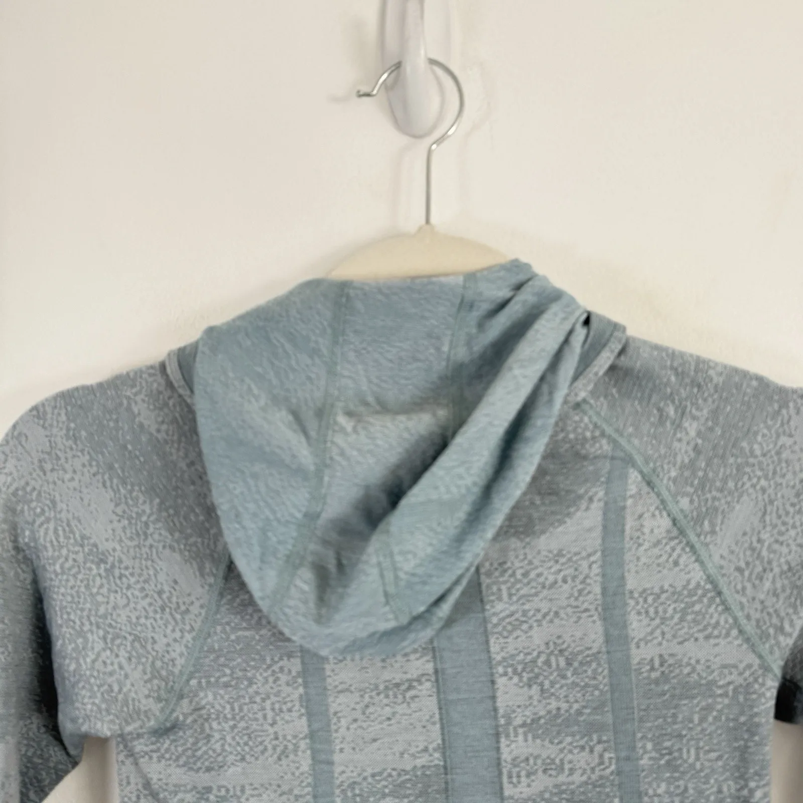 Lululemon Swiftly Speed Hooded Quarter 1/4 Zip Blue Thumbholes Gym Womens 2 - Image 6