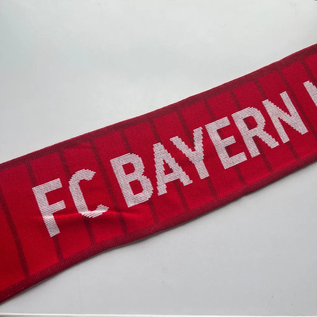FC Bayern München Adidas Red Knit Soccer Scarf Fringe - Image 2