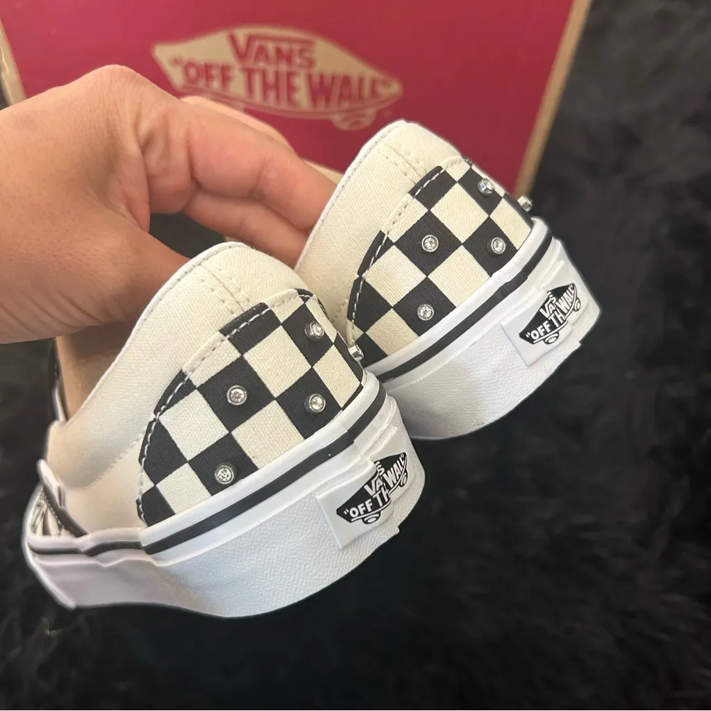 VANS checkerboard rare slip on shoes sneakers women’s 7 new - Image 5