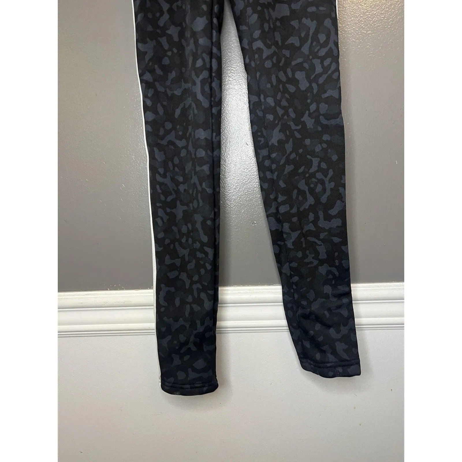 Fleece Lined Leggings Womens Small Medium Black Gray Leopard Print Side Stripe - Image 3