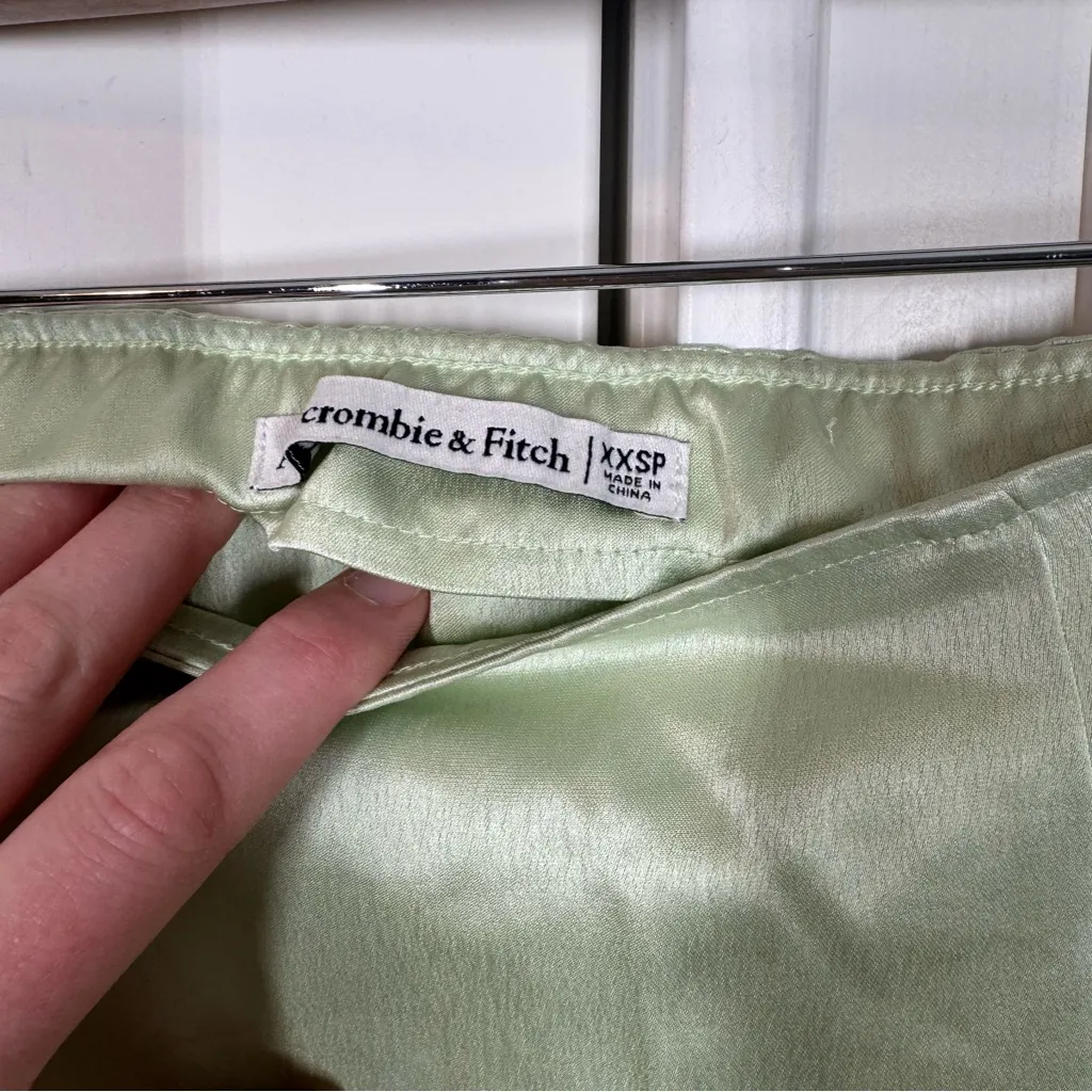 Abercrombie & Fitch Light Green Midi Satin Skirt with Slit Size XXSP - Image 4
