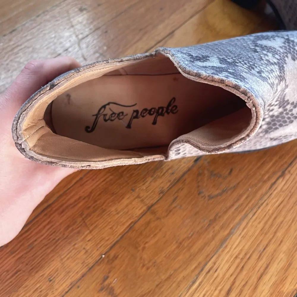 Free People Animal Charm Double V Python Ankle Boots. EU Size 37 (7) - Image 3