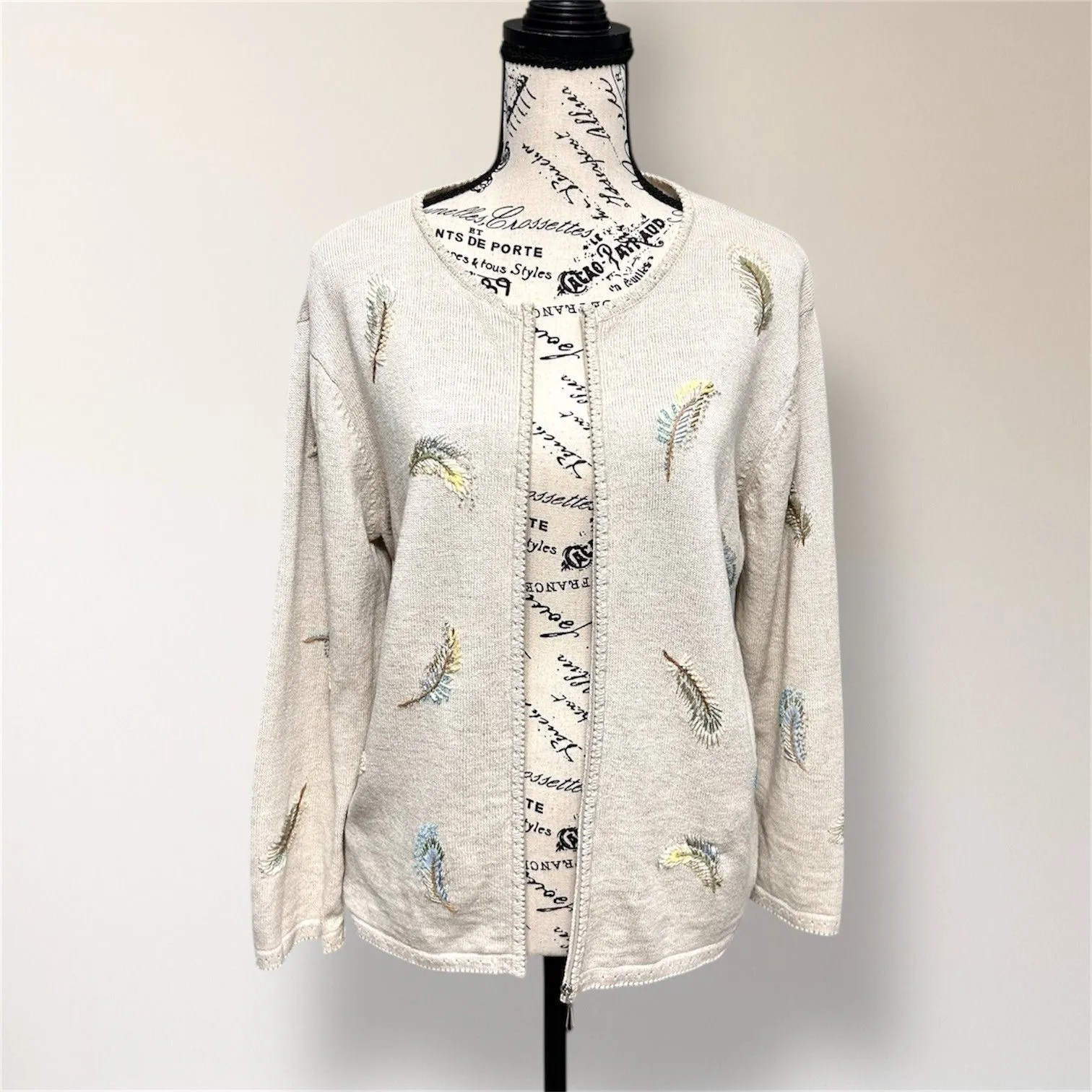 Vintage Talbots Beige Linen Cotton Embroidered Beaded Feather Cardigan Sweater M - Image 3