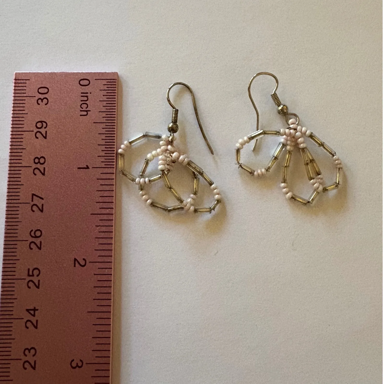 1980s Beaded Dangle‎ Earrings Flower Design Boho Chic Lightweight Jewelry Pink - Image 3