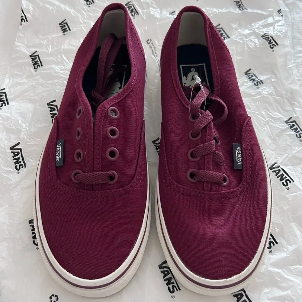 NEW VANS AUTHENTIC PORT ROYALE/BLACK CANVAS BURGUNDY COLOR SNEAKER UNISEX - Image 2
