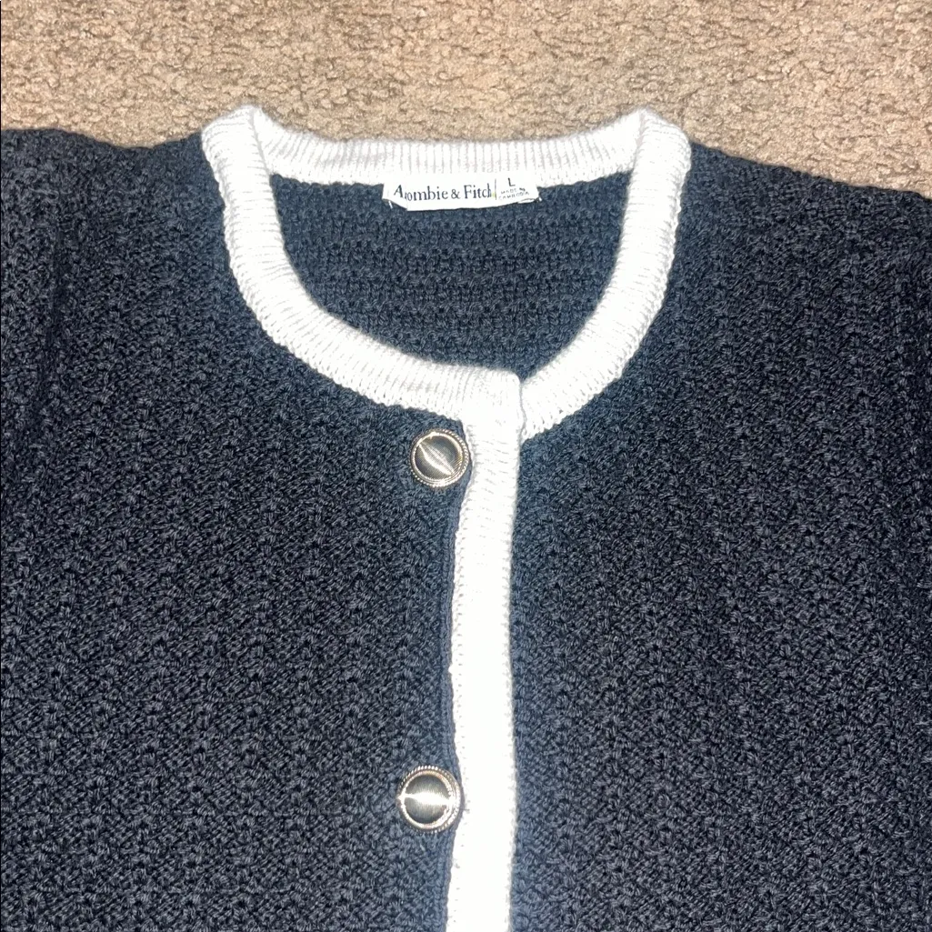 Abercrombie & Fitch A&F LuxeLoft Sweater Cardigan Gold Buttons Black Cream Large - Image 3