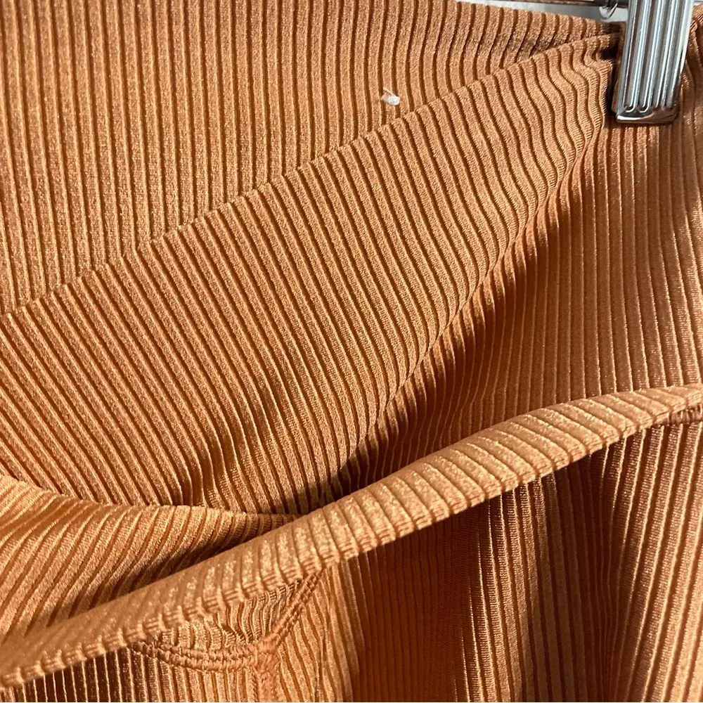 Aerie Offline Womens Shorts Copper Ribbed High Waisted Crossover Size Medium - Image 5