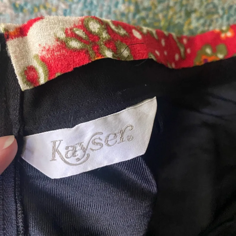 Vintage 60/70s Kayser long sleeve nylon bodysuit with floral collar, size small Black - Image 8