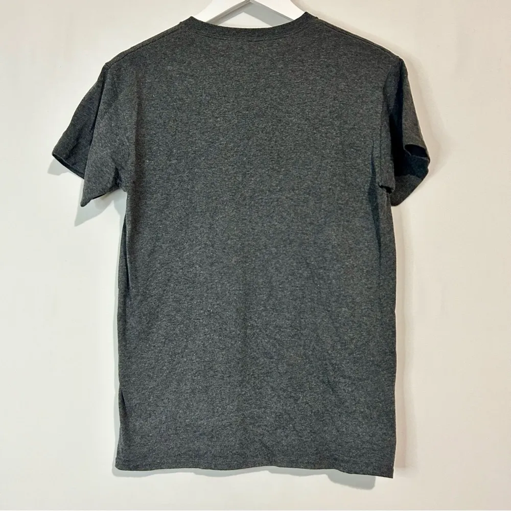 Disney Women’s Short Sleeve Disneyland Castle Graphic T Shirt Grey Small EUC - Image 5