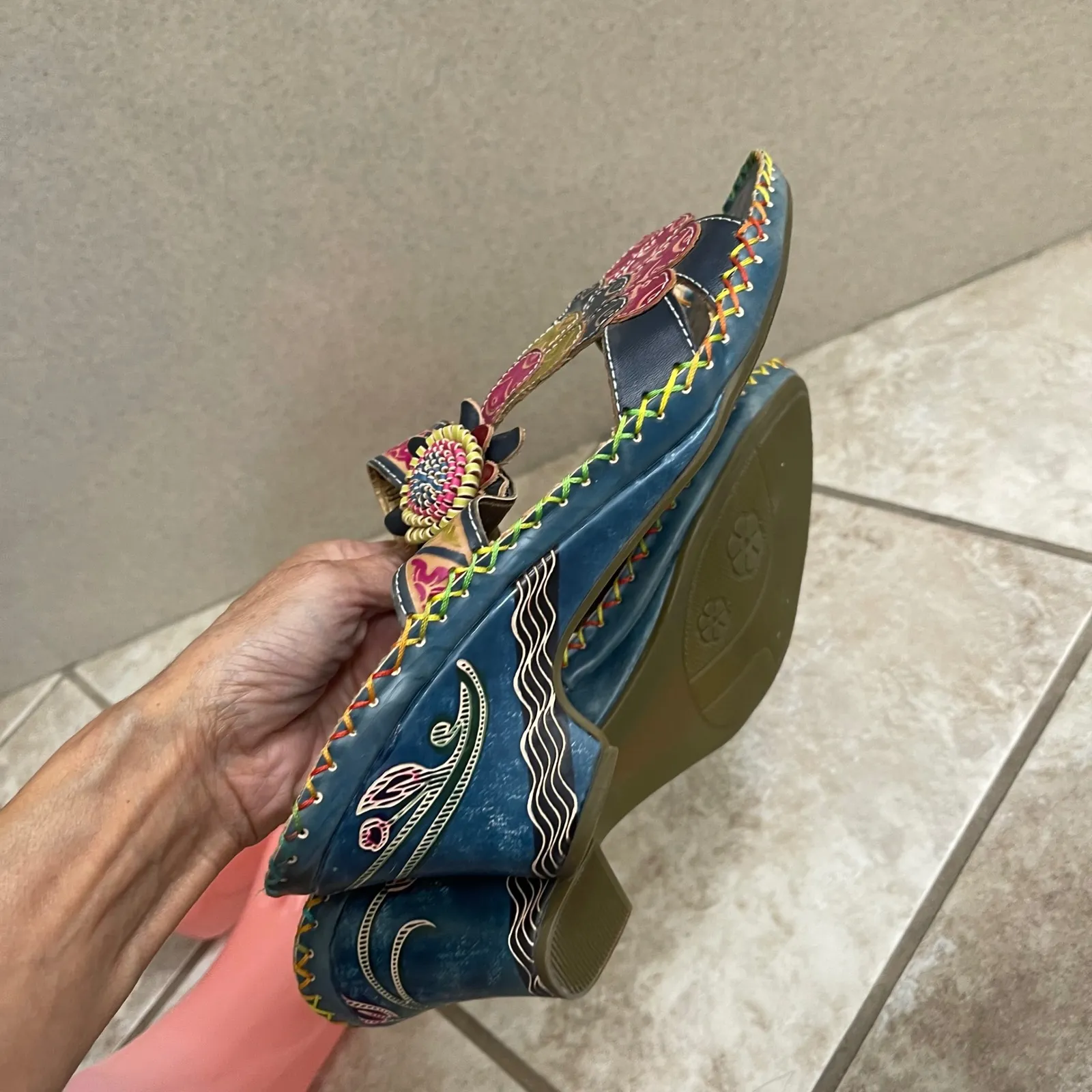 Corkys by elite Navajo T Strap Leather Floral Accent Heel Sandals Sz 10 EUC Blue - Image 5