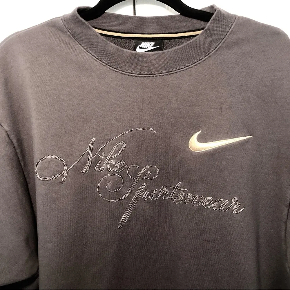 Grey and Gold Nike x Maria Sharapova Embroidered Long Sleeve Tee Size S - Image 5