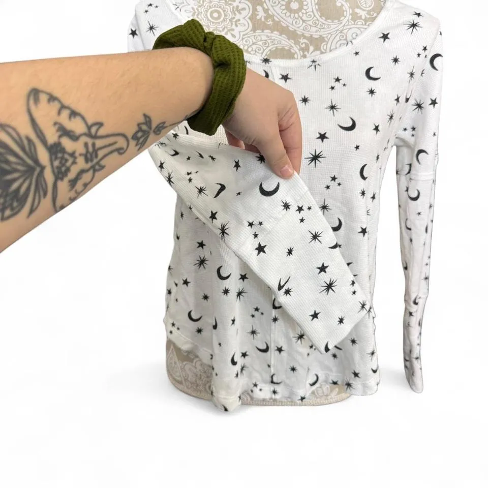 Lucky Brand Celestial Thermal Waffle Knit Black and White Long Sleeve Boho - Image 3