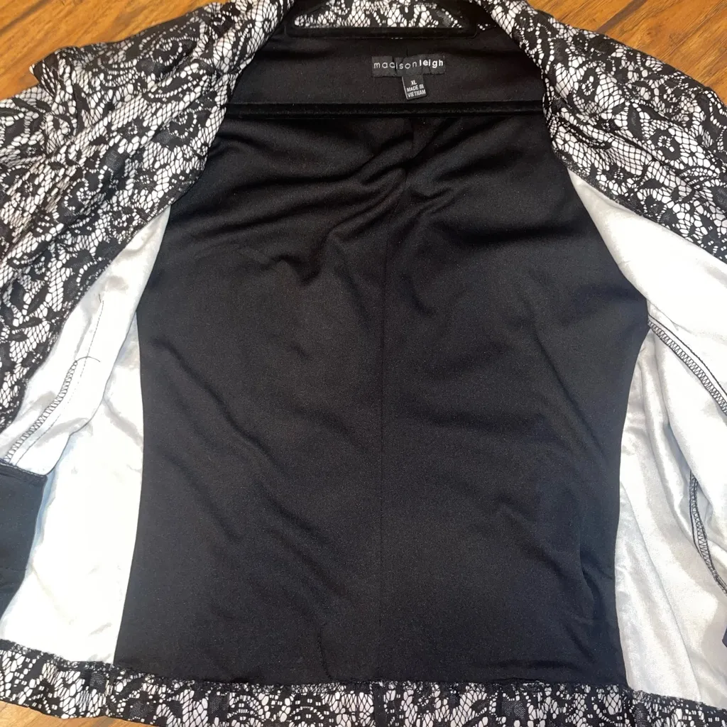 Madison Leigh black Lace Overlay Blazer jacket woman’s size XL EUC - Image 6