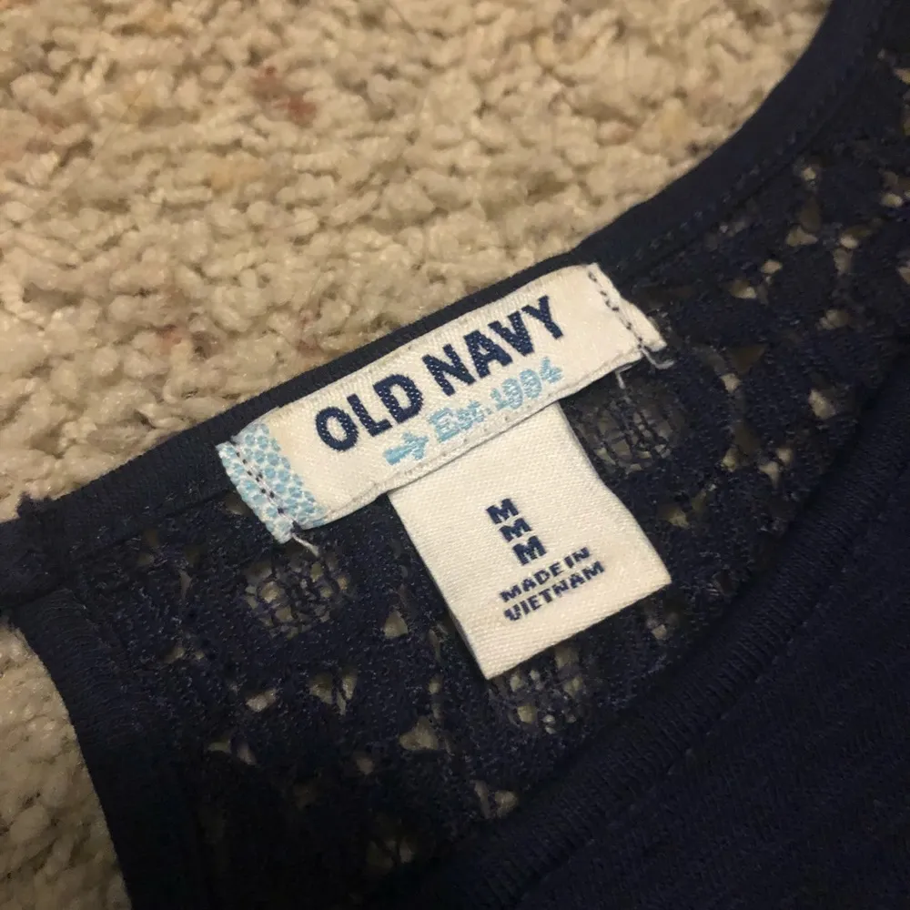 Navy Top with Keyhole Back Pink - Image 2