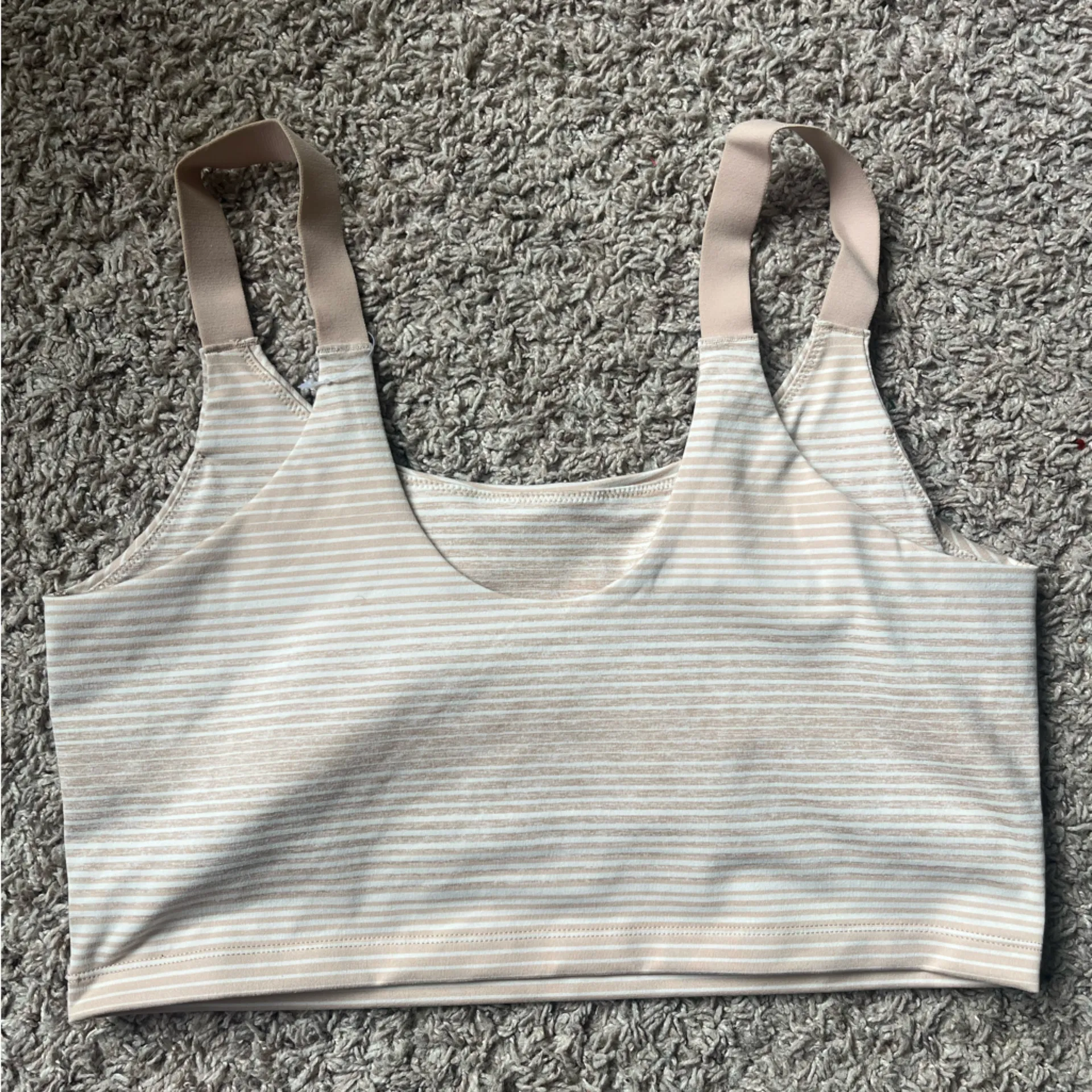 NWOT Aerie Offline The Hugger Pink and White Striped Sports Bra Large - Image 3