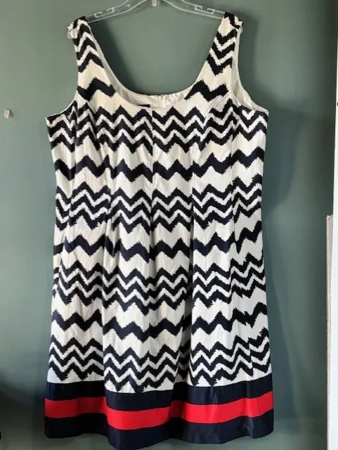 Nine West 18W Navy White Chevron Dress Red Trim Sleeveless Pockets Pleated Bold - Image 5
