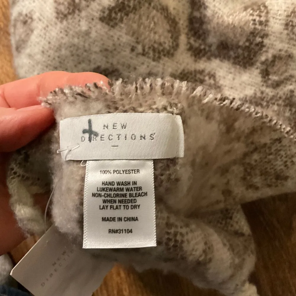 New Directions Scarf Leopard Blanket Boucle Soft Warm Cozy 21x72" Brown - Image 5