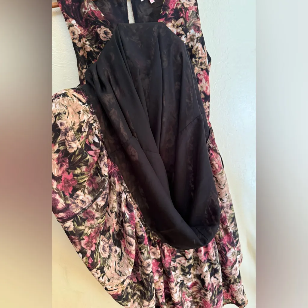 Dark Floral Sleeveless Maxi Goddess Dress V- Neckline High-low Hem Size M - Image 6