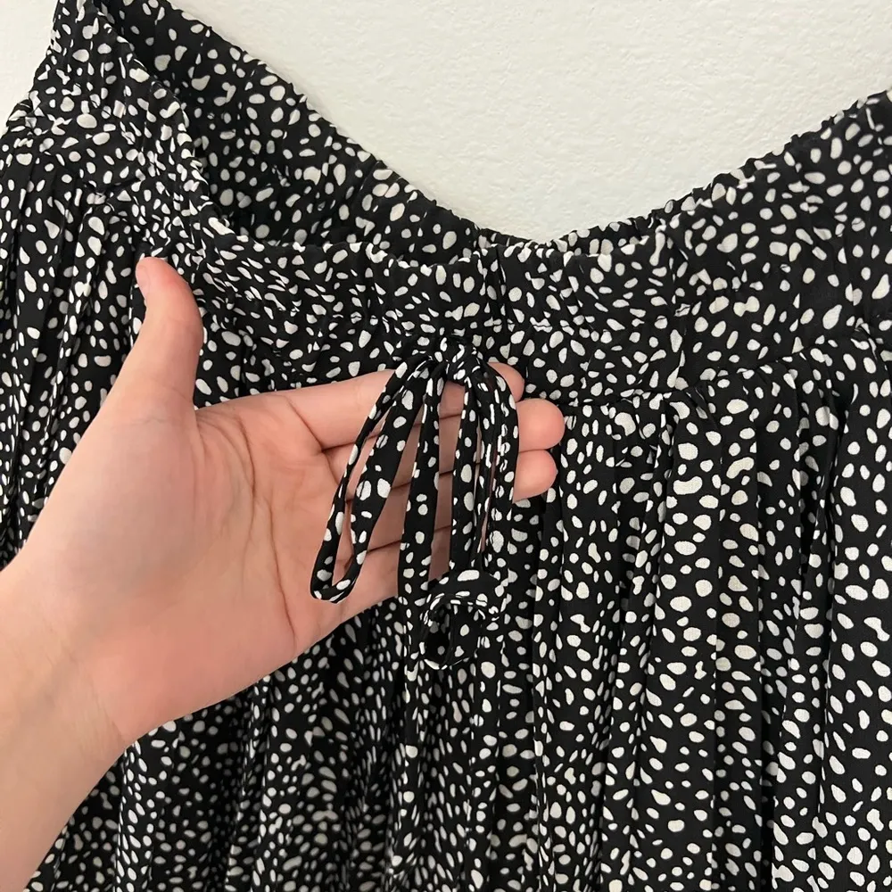 She & Sky Black and White Skirt - Image 4