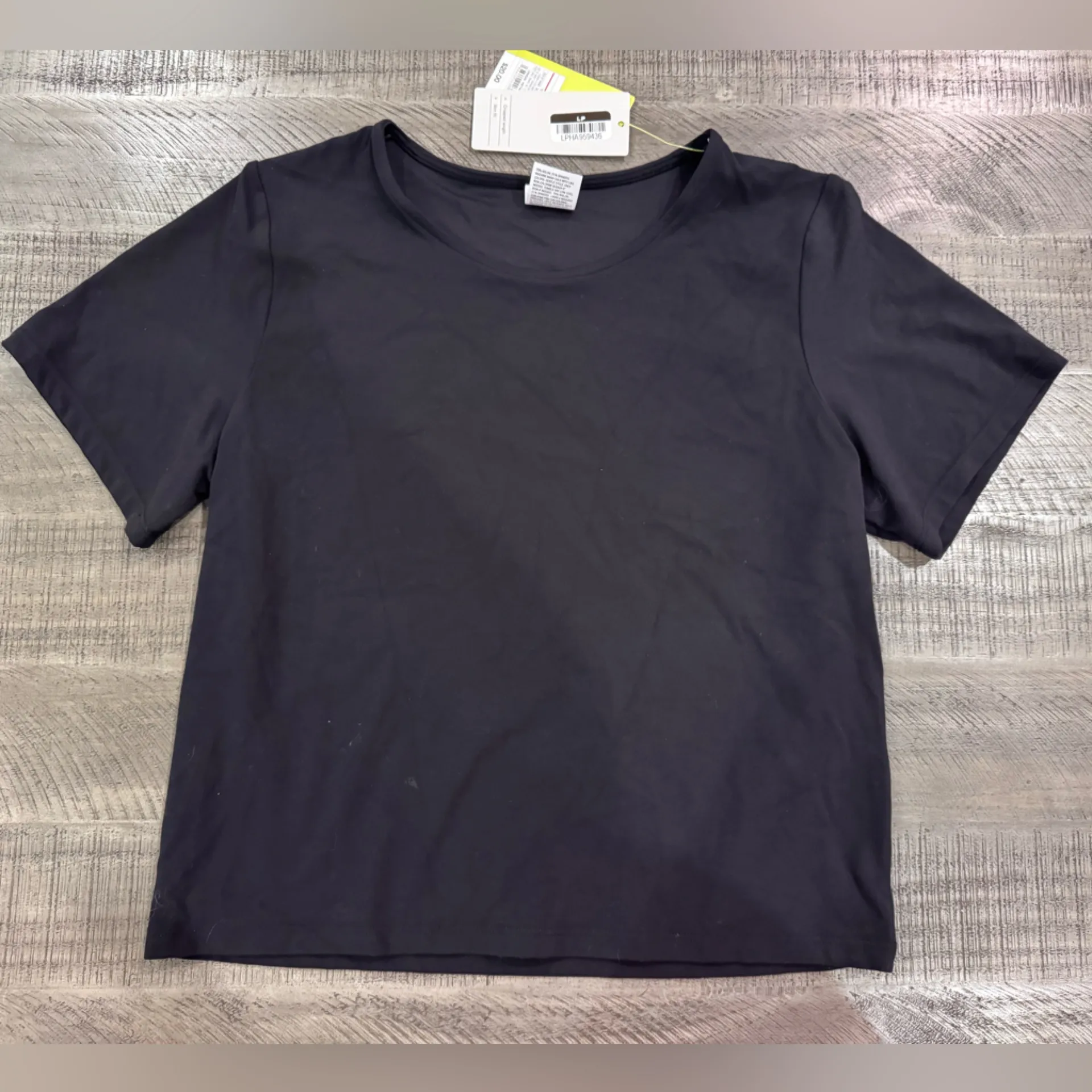 All in Motion Black Short Sleeve Women's Tee- size large - Image 3